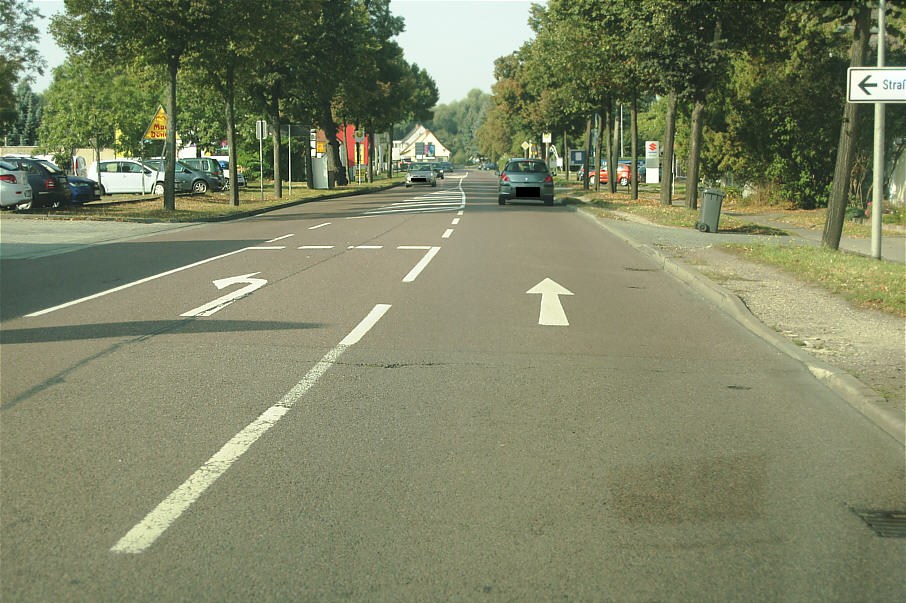 Geschwindigkeitskontrolle Merseburg Amtshäuser Straße in Höhe Schnitzelhütte in Fahrtrichtung Innenstadt