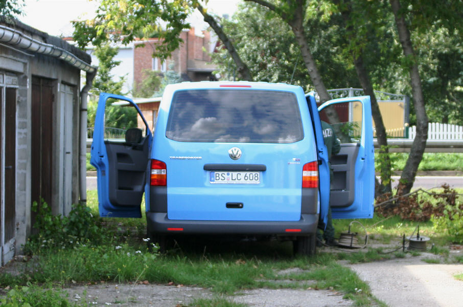 Flitzerblitzer, Polizei, hellblauer, VW Transporter, Kennzeichen BS-LC 608