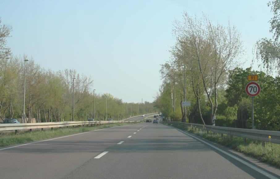 Geschwindigkeitskontrolle Merseburg Thomas-Müntzer-Straße (B 91) zwischen Knapendorfer Weg und Querfurter Straße