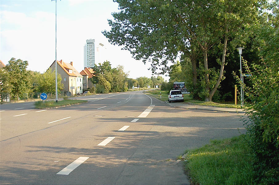 Geschwindigkeitskontrolle Merseburg Thüringer Weg zwischen Kötzschener Straße und Geiseltalstraße in Fahrtrichtung Weißenfels, Naumburg