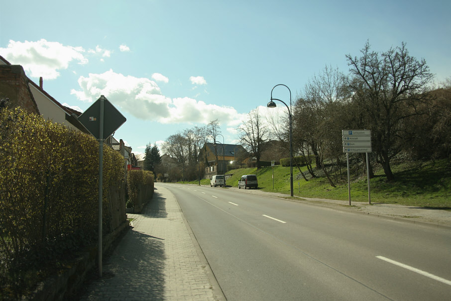 Geschwindigkeitskontrolle Naumburg Hallesche Straße zwischen Weinbergsweg und Barbarastraße 
