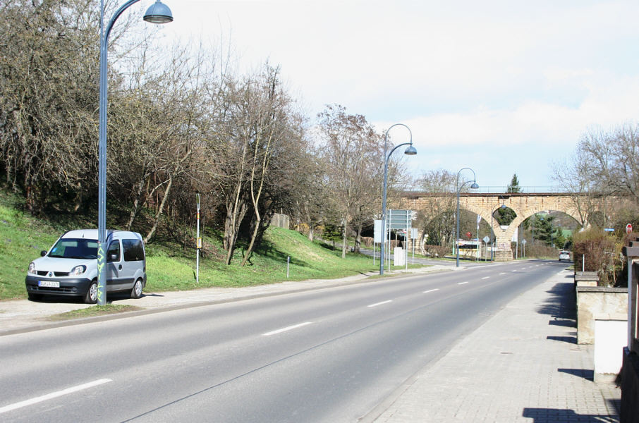 Geschwindigkeitsmessung Naumburg Hallesche Straße zwischen Weinbergsweg und Barbarastraße in Fahrtrichtung Innenstadt