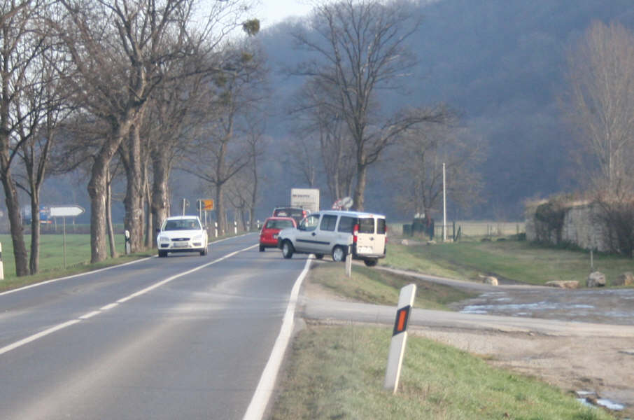 Geschwindigkeitskontrolle Naumburg Ortsteil Schulpforte Schulstraße (B 87)