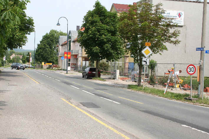 Geschwindigkeitskontrolle Naumburg Roßbacher Straße zwischen Talstraße und Abfahrt Hauptbahnhof