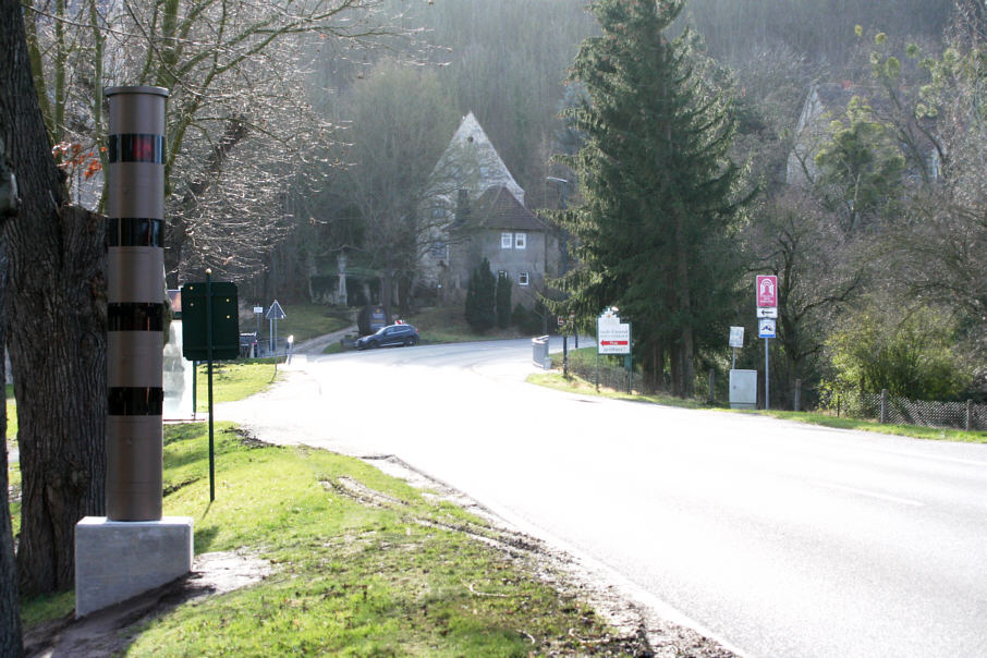 Klostergelände, Kloster Pforte, Dombauhütte, Blitzer, Flitzerblitzer, Kennzeichen, Touristen, Gefahren