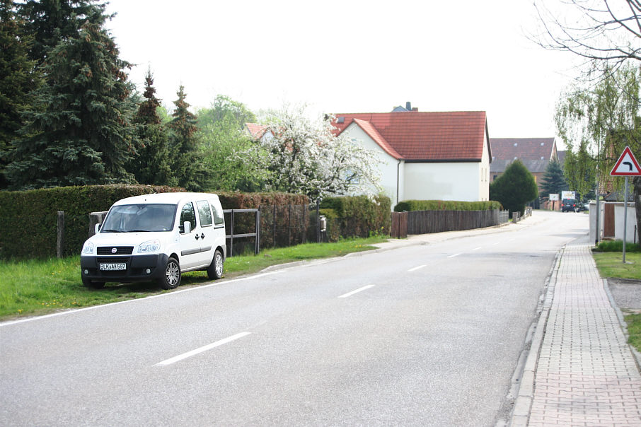 Geschwindigkeitsmessung Teuchern - Ortsteil Plotha Naumburger Straße (Bundesstraße 87) in Fahrtrichtung Weißenfels, Halle