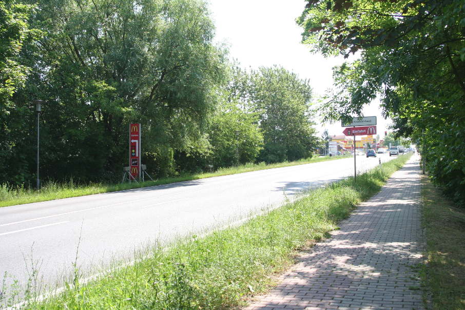 Geschwindigkeitsmessung Zeitz Geußnitzer Straße (B 180) in Fahrtrichtung Innenstadt, Stadtzentrum