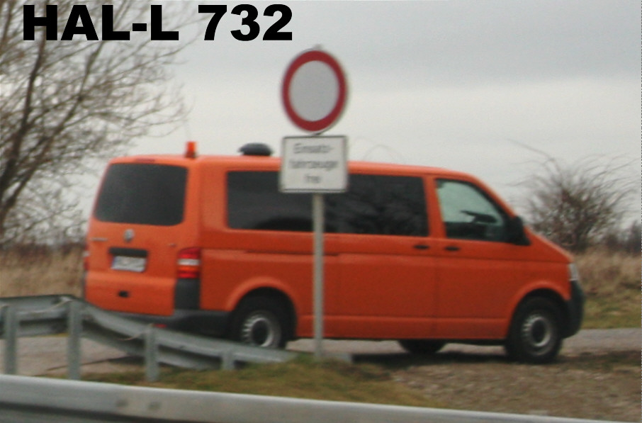 Flitzerblitzer Polizei VW Transporter orange Kennzeichen HAL-L 732