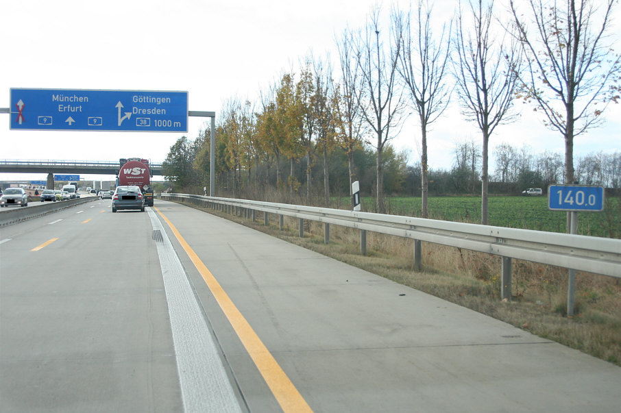 Geschwindigkeitsmessung BAB 9 zwischen Bad Dürrenberg und Kreuz Rippachtal in Fahrtrichtung München