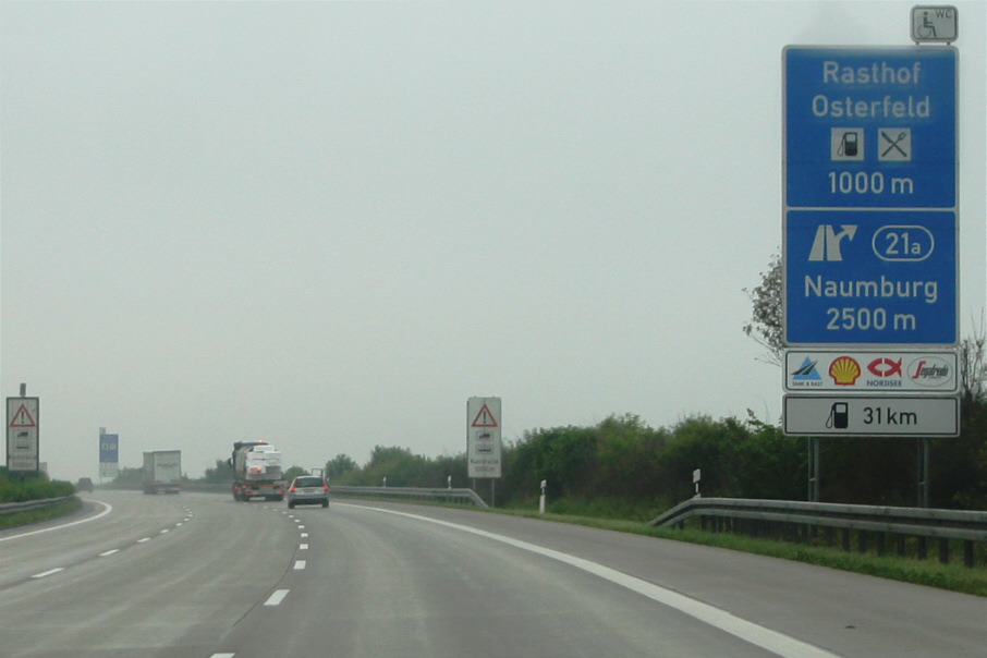 Geschwindigkeitskontrolle BAB 9 zwischen Weißenfels und Naumburg in Fahrtrichtung München an der Raststätte Osterfeld