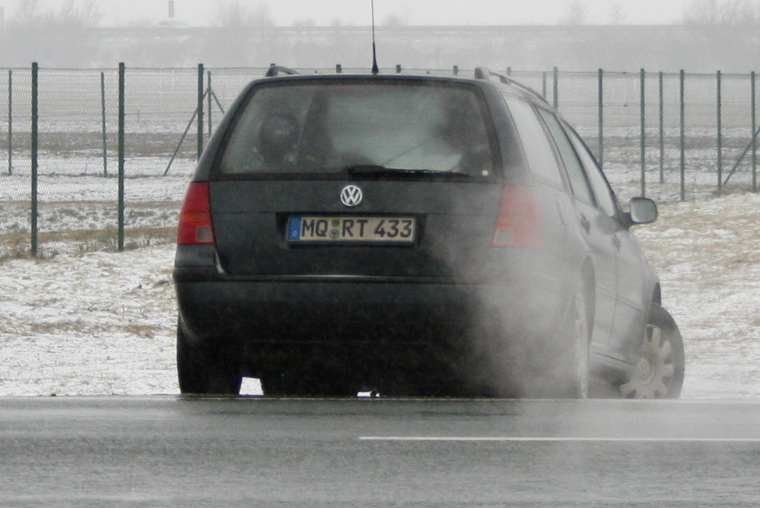 Blitzer Polizei VW Golf, Kennzeichen MQ-RT 433