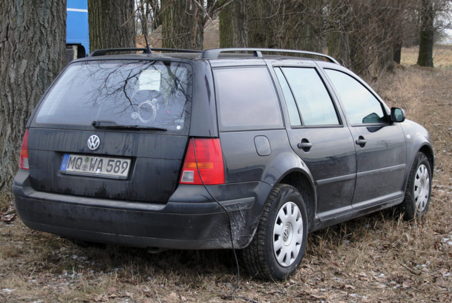 Blitzer Polizei VW Golf, Kennzeichen MQ-WA 589