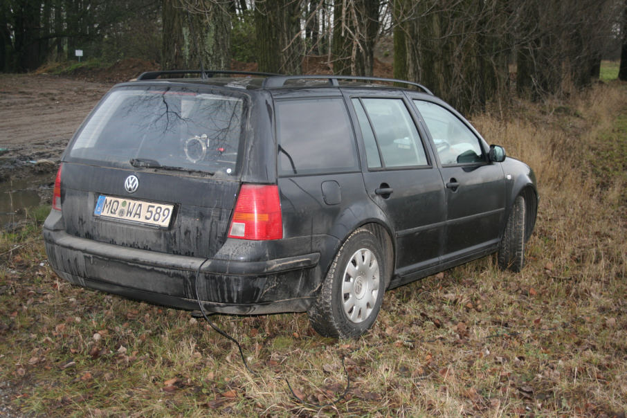 Blitzer Polizei VW Golf, Kennzeichen MQ-WA 589