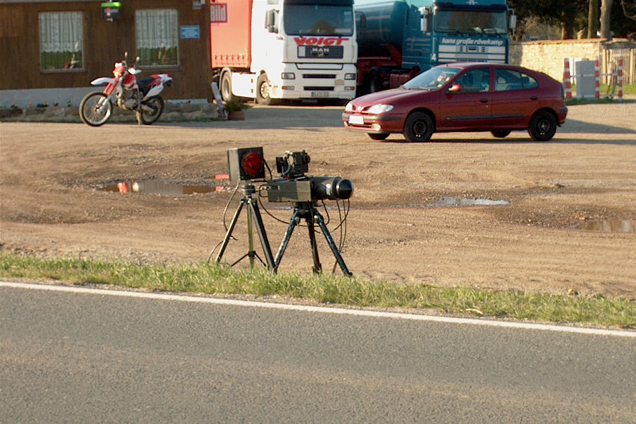 Radar Multanova VR 6F Stativaufbau, Nassfilm