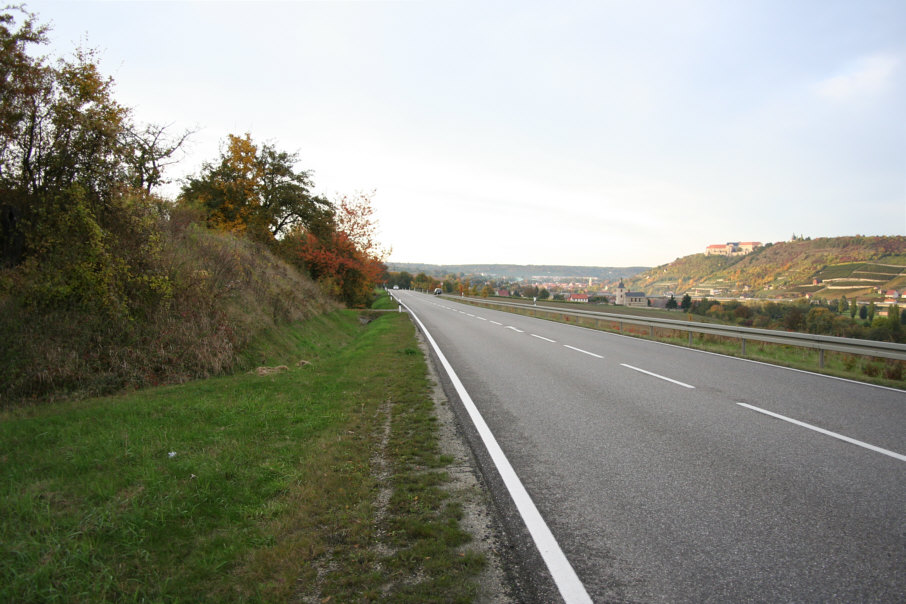 Bundesstraße B 180 zwischen Naumburg (Ortsteil Kleinjena) und Nißmitz