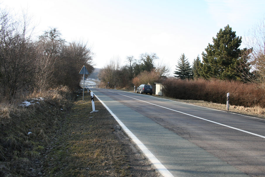 Bundesstraße B 180 zwischen Naumburg (Ortsteil Kleinjena) und Nißmitz