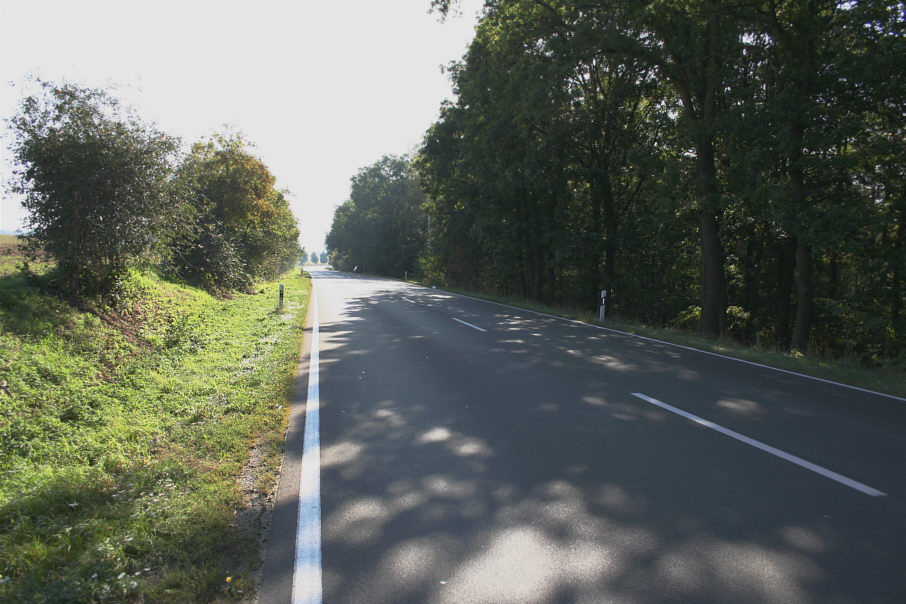 Geschwindigkeitskontrolle B 180 zwischen Wethau und Meineweh Ortsteil Pretzsch kurz nach Ende des langgezogenen Berges nach Wethau