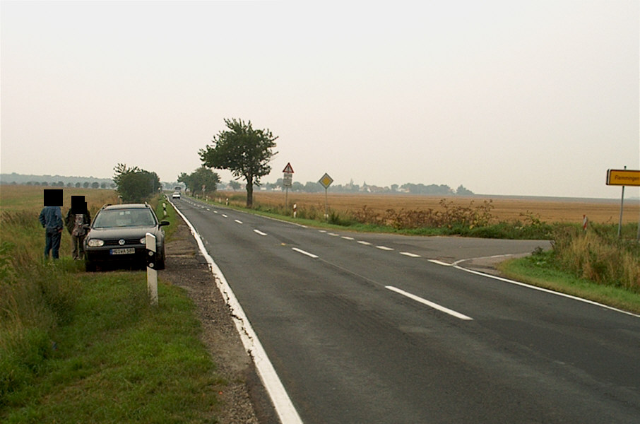 Geschwindigekeitsmessung B 88 zwischen Naumburg und und Naumburg Ortsteil Neuflemmingen an der Abfahrt zum Ortsteil Flemmingen