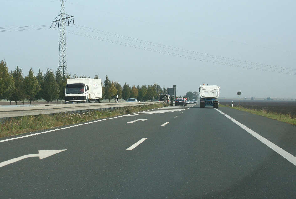 Geschwindigkeitsmessung B 91 am Ende der Ortsumgehung Weißenfels Richtung Merseburg, Halle