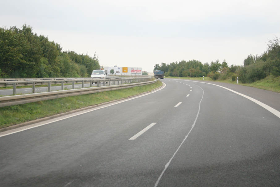 Geschwindigkeitskontrolle B 91 Ortsumgehung Weißenfels Richtung Merseburg, Halle kurz vor der Abfahrt Borau, Weißenfels Zentrum