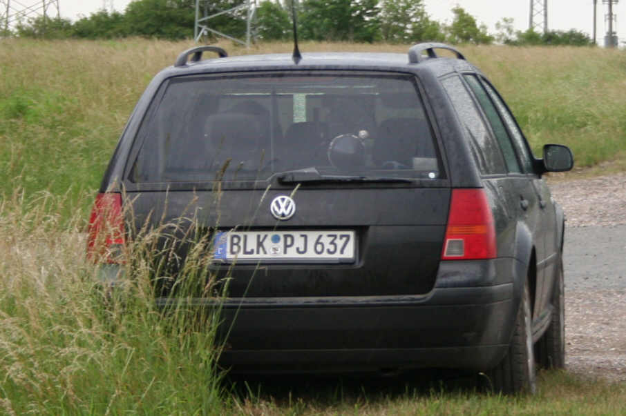 Blitzer Polizei VW Golf, Kennzeichen BLK-PJ 637