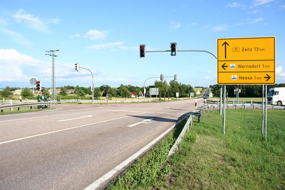 Geschwindigkeitskontrolle B 91 zwischen Deuben und Weißenfels direkt am Abzweig nach Nessa