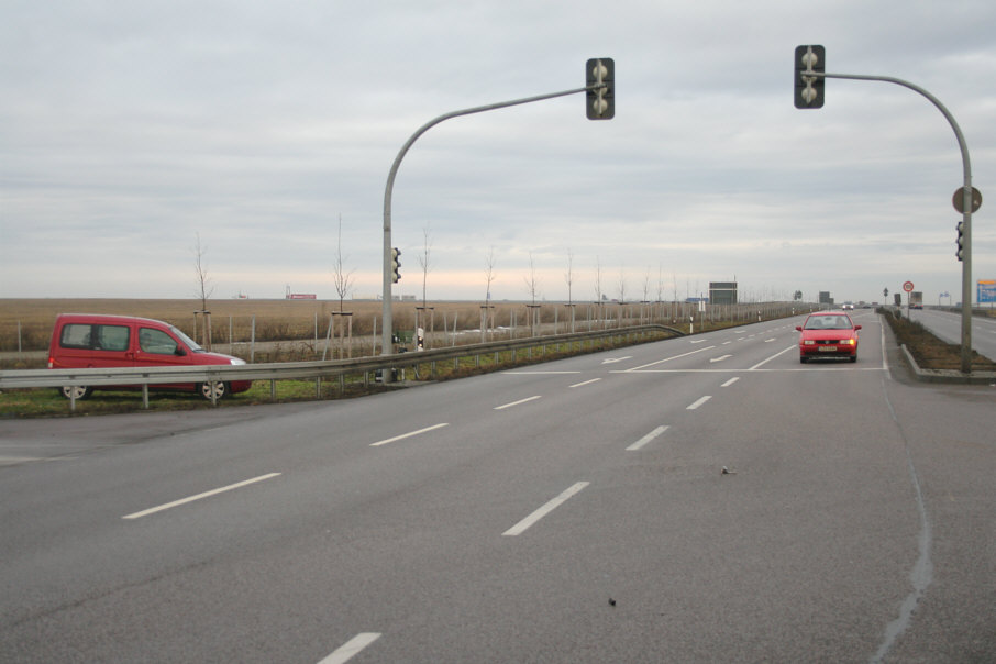 Blitzer B 91 zwischen Weißenfels und Deuben am Ende der Ortsumgehung am Abzweig nach Hohenmölsen