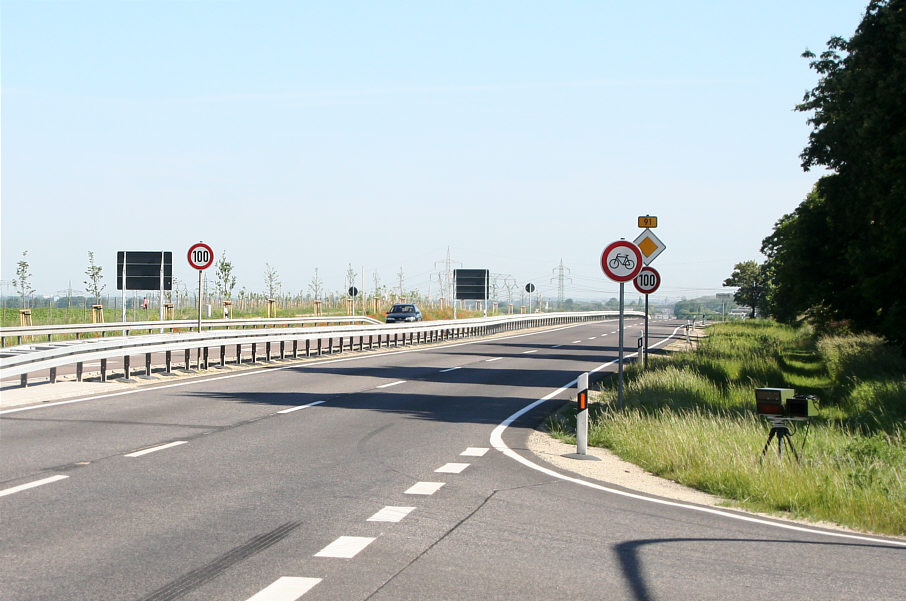 Geschwindigkeitsmessung B 91 zwischen Weißenfels und Merseburg an der Abfahrt Bäumchen