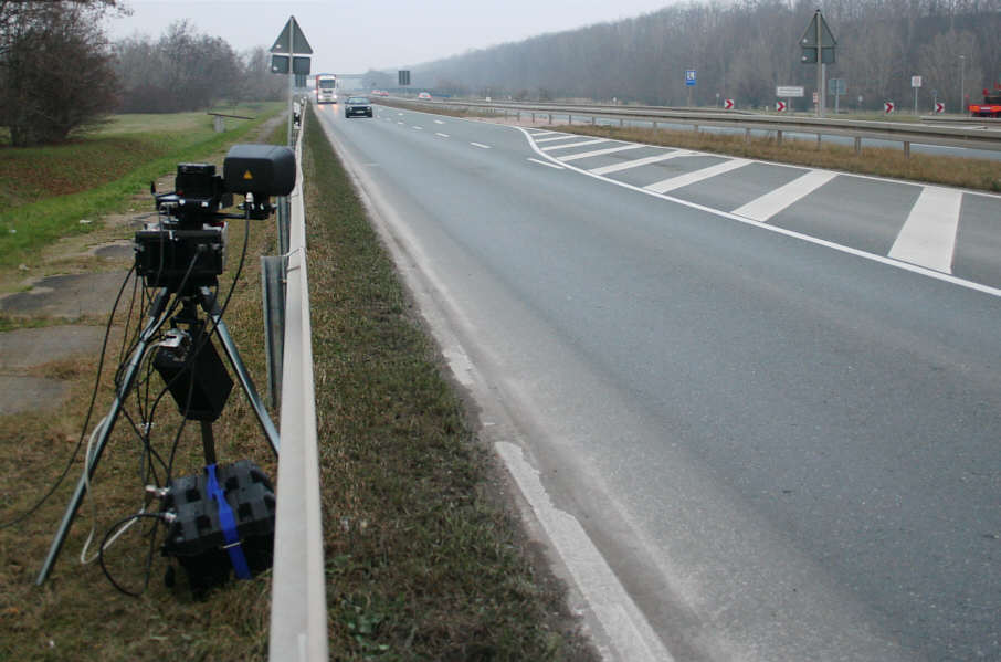 Stativaufbau Radar Multanova Blick von Hinten