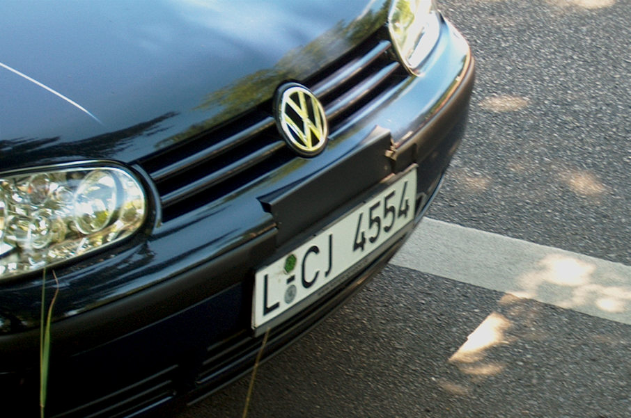 Radarsensor Traffipax Speedophot Einbau in Stoßstange, Kennzeichen L-CJ 4554