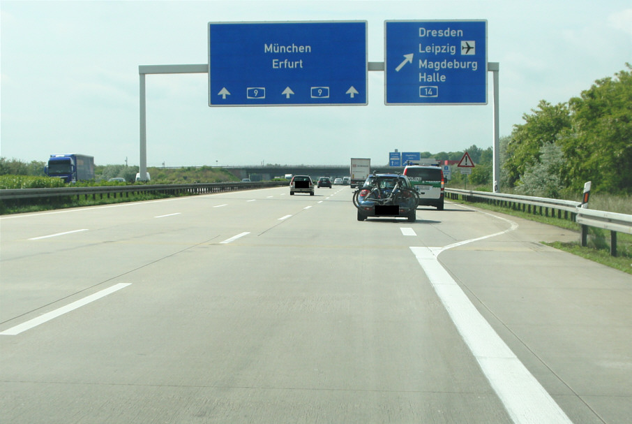 Geschwindigkeitskontrolle Sachsen Überfahrt Autobahn 9 auf BAB 14 am Schkeuditzer Kreuz in Fahrtrichtung Leipzig