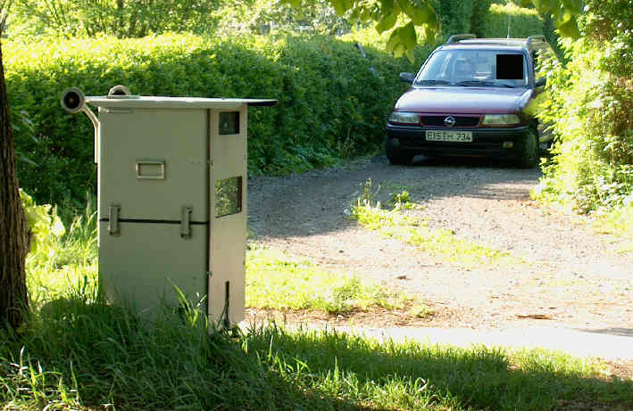 Flitzerblitzer, Polizei, weinroter Opel Astra, Kennzeichen, EIS-H 734