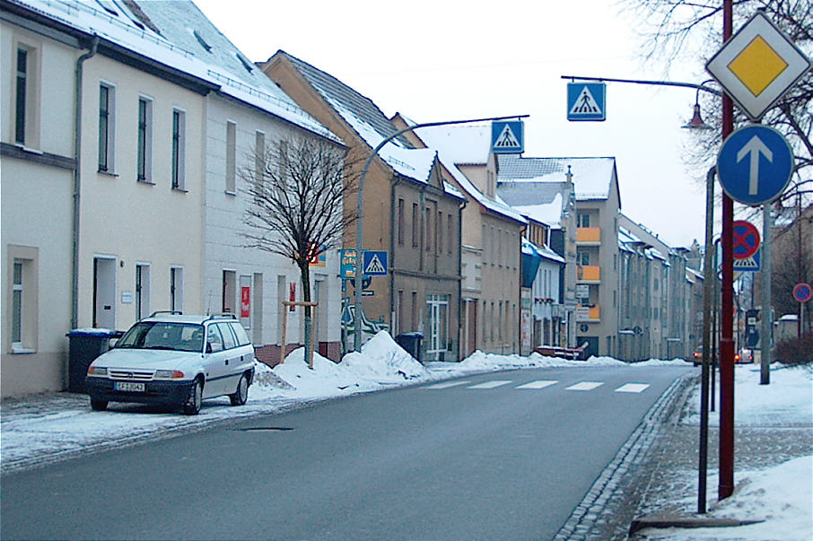 Geschwindigkeitsmessung Gera - Ortsteil Langenberg Zeitzer Straße in Fahrtrichtung Zeitz, Weißenfels in Höhe Fußgängerüberweg