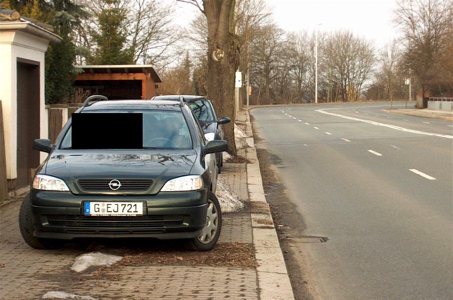 Geschwindigkeitsmessung Gera Straße des Bergmanns in Höhe Ostfriedhof in Fahrtrichtung Ronneburger Straße, Flugplatz Gera-Leumnitz