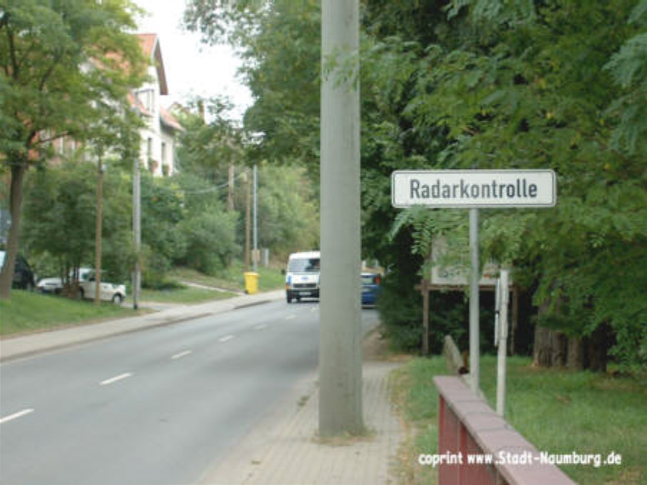 Warnschild Radarkontrolle