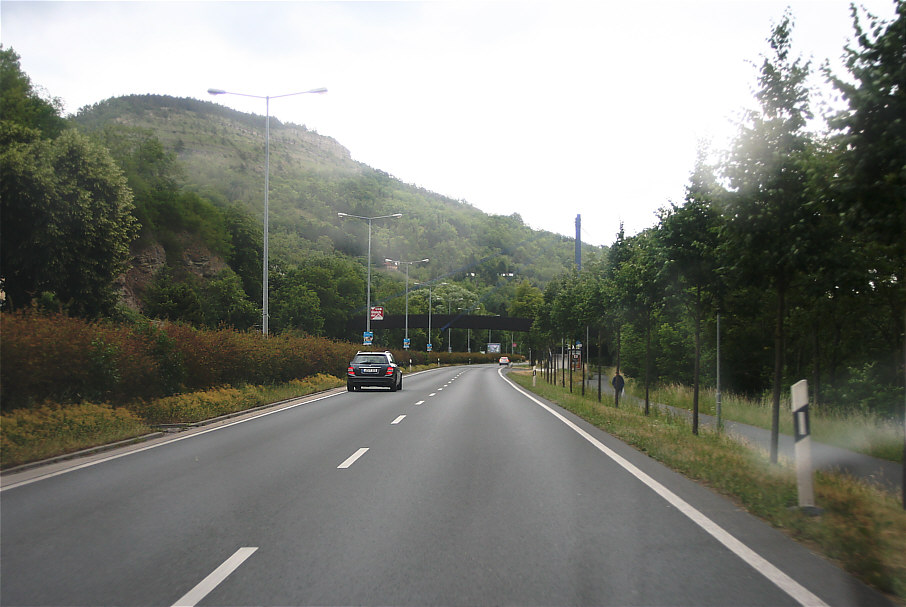 Geschwindigkeitsmessung Jena Stadtrodaer Straße stadtauswärts zwischen der Abfahrt und Auffahrt Burgau in Fahrtrichtung Lobeda, Autobahn