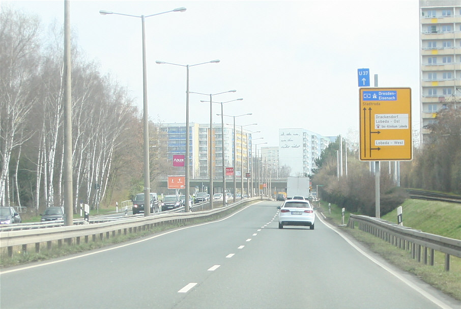 Geschwindigkeitsmessung Jena Stadtrodaer Straße stadtauswärts kurz vor der Abfahrt Lobeda in Fahrtrichtung Autobahnauffahrt