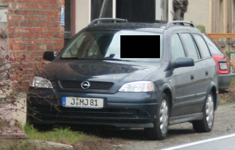 Flitzerblitzer, Polizei, dunkelblauer Opel Astra, Kennzeichen, J-MJ 81