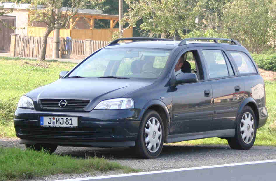 Flitzerblitzer, Polizei, dunkelblauer Opel Astra, Kennzeichen, J-MJ 81