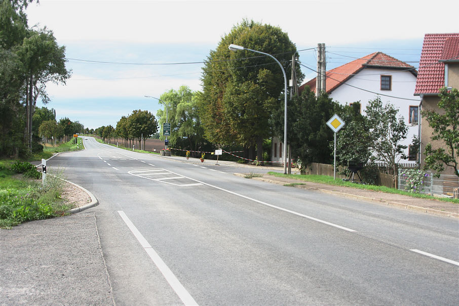 Geschwindigkeitsmessung Wiegendorf Ortsteil Schwabsdorf Dorfstraße in Fahrtrichtung Weimar aus Apolda kommend (B 87)