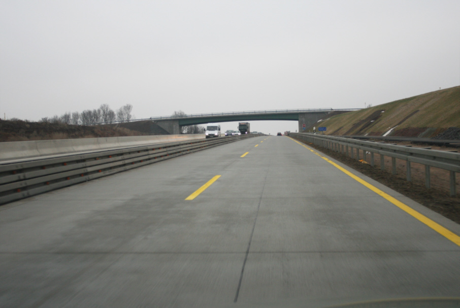 Geschwindigkeitskontrolle BAB 4 an der Anschlussstelle Gera Zentrum im Fahrtrichtung Chemnitz, Dresden