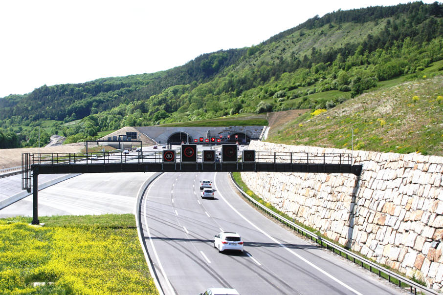 Abstandsmessung BAB 4 zwischen Jena Göschwitz und Schorba in Fahrtrichtung Erfurt, Frankfurt am Main, 173,0 km