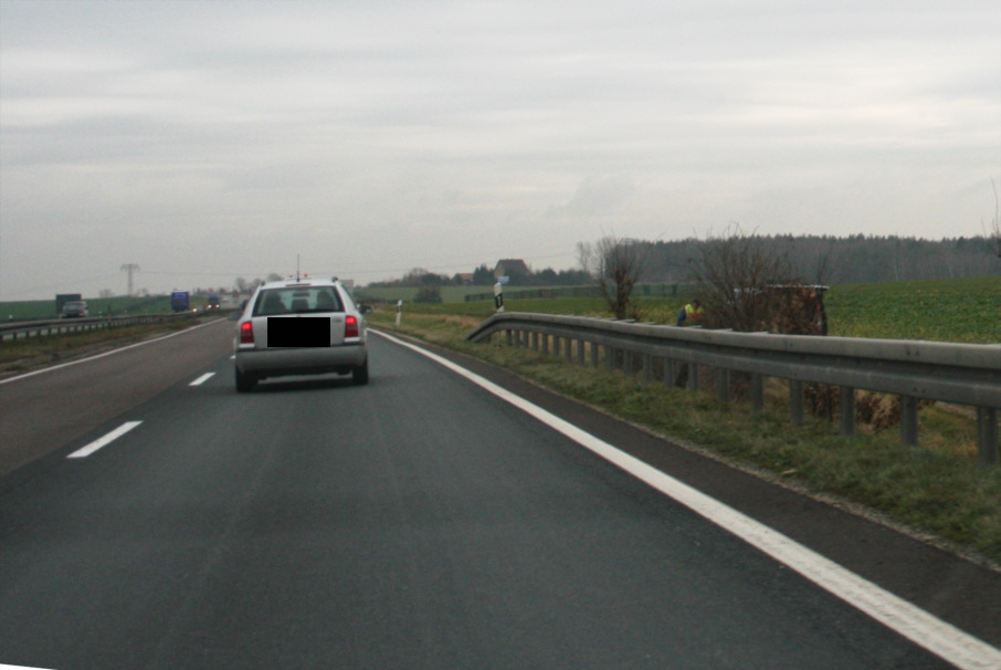 Flitzerblitzer Polizei Mercdes Transporter Kennzeichen GRZ-HL 496