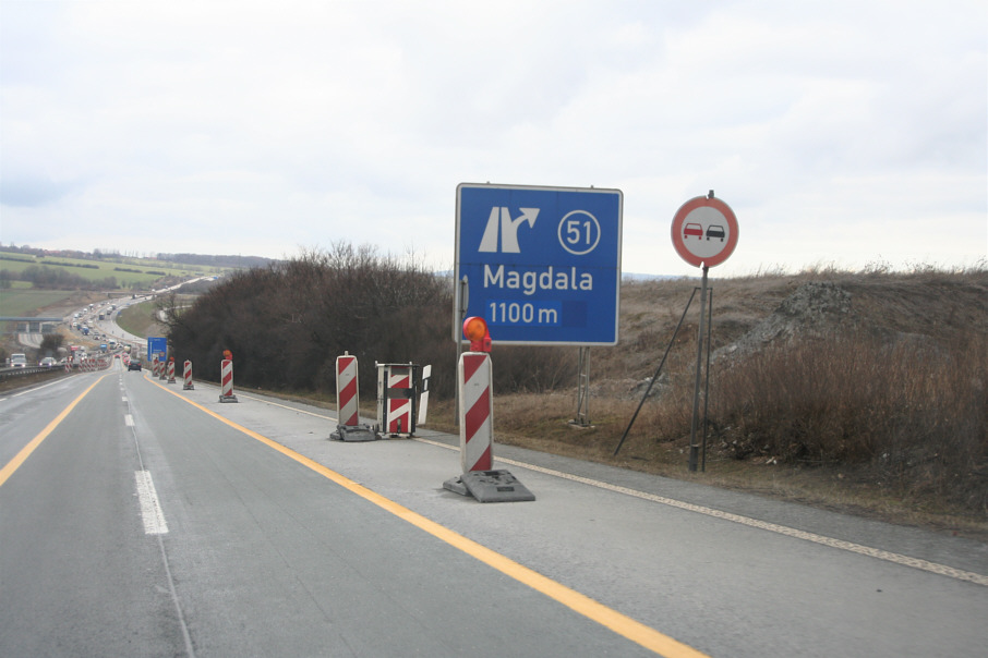 Traffipax Speedoguard mit Blende, Warnbakenblende, getarnte Messung Polizei