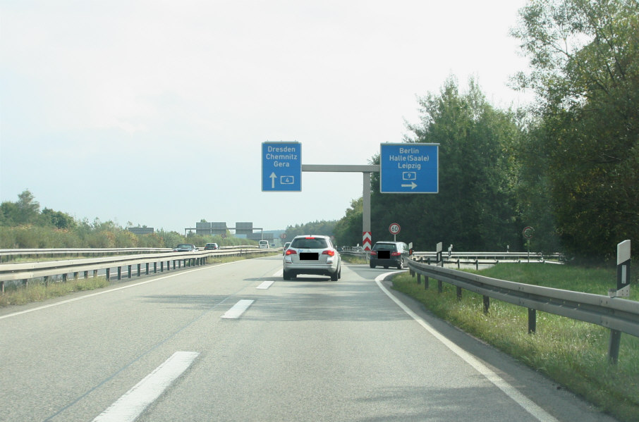 Geschwindigkeitskontrolle BAB 9 Hermsdorfer Kreuz in der Überfahrt von der BAB 9 zur BAB 4 in Richtung Frankfurt