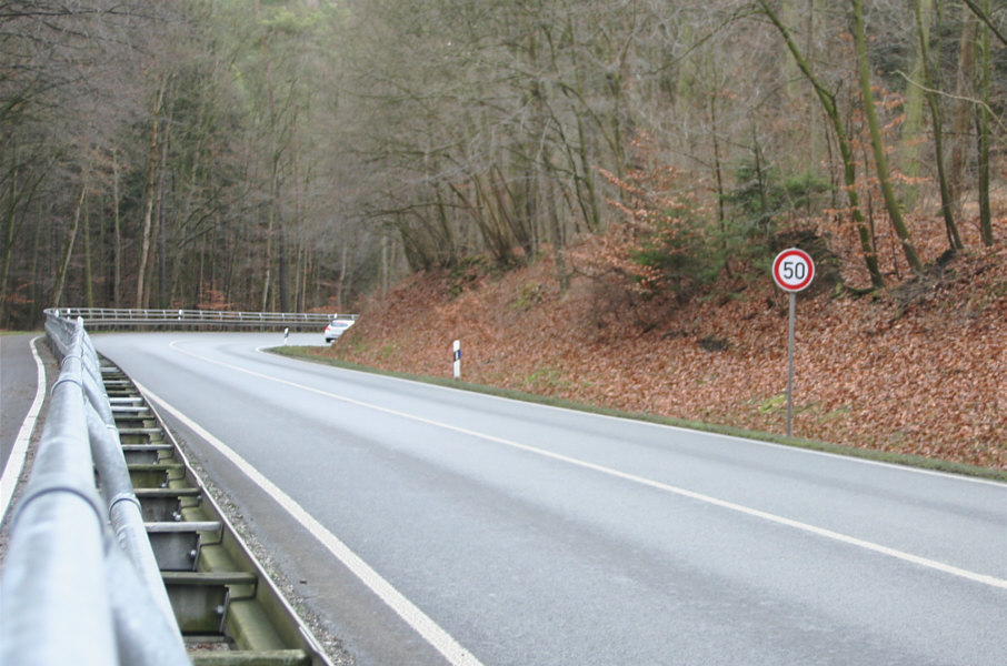 Geschwindigkeitskontrolle Thüringen - B 7 zwischen Jena Ortsteil Isserstedt und Jena im Mühltal