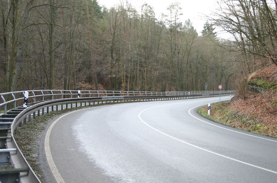 Blitzer, Unfallschwerpunkt, B 7, Mühltal, Isserstedt, Jena, Geschwindigkeitsmessung, 50 km/h, Kurve