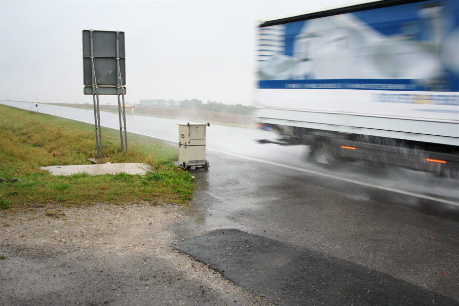 Geschwindigkeitskontrolle B 87 zwischen Apolda und Rannstedt in Fahrtrichtung Eckartsberga, Naumburg