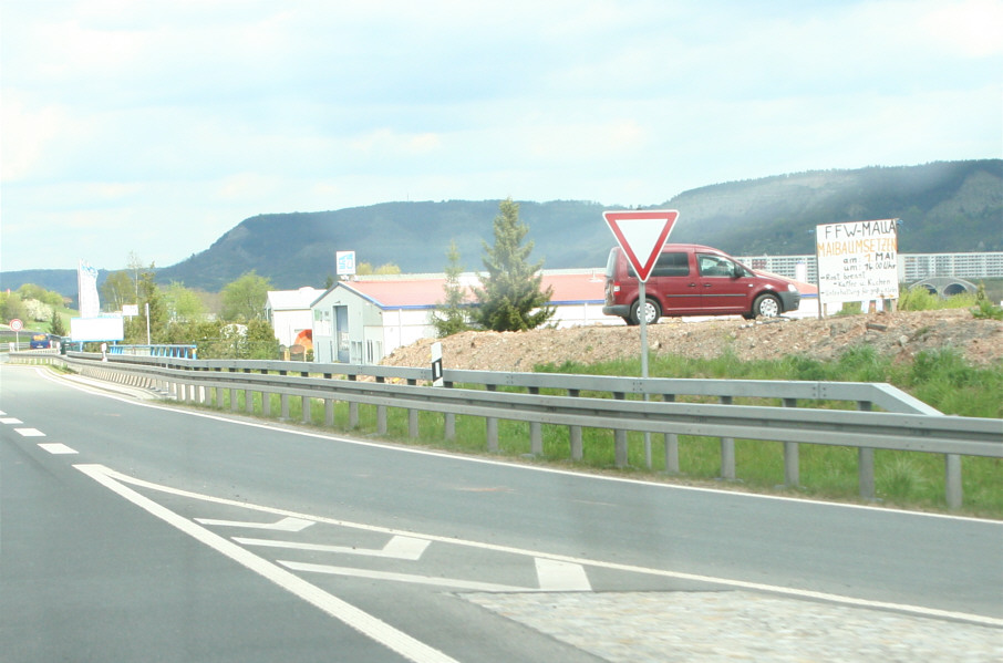 Flitzerblitzer, Stadt Jena, weinroter VW Caddy, Kennzeichen, J-SK 536