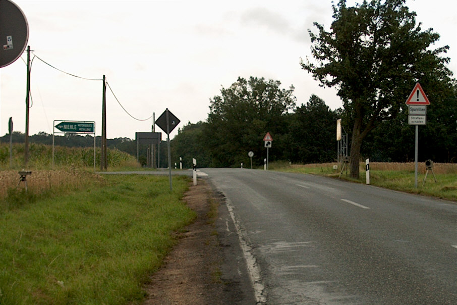 Geschwindigkeitskontrolle Landesstraße 1071 zwischen Hainchen und Gösen am Abzweig nach Großhelmsdorf (K 133)